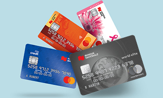 Photo de quatre cartes de crédit Mastercard de la Banque Nationale 