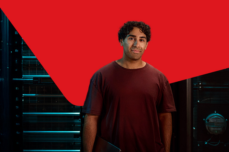 Photo d’une personne profitant de l’offre Banque Nationale pour le domaine professionnel des TI